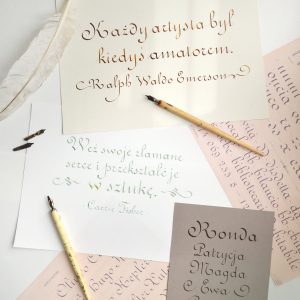 Wakacje z kaligrafią online z LinoCat – Boska ronda